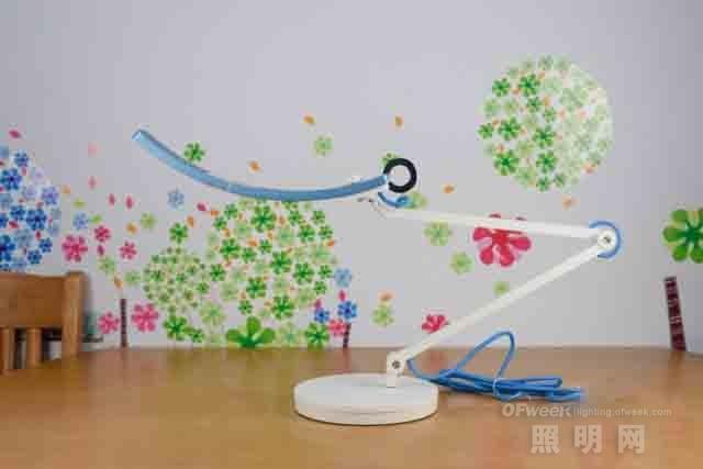 明基护眼灯评测：无蓝光的学生用灯