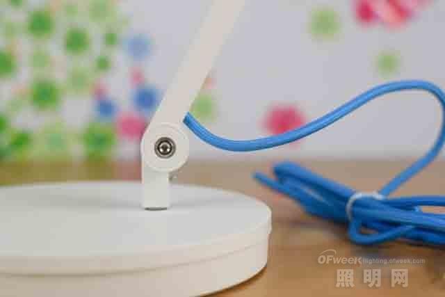 明基护眼灯评测：无蓝光的学生用灯