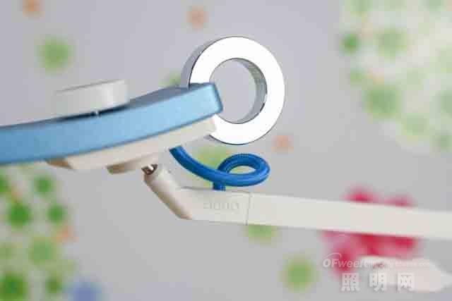 明基护眼灯评测：无蓝光的学生用灯